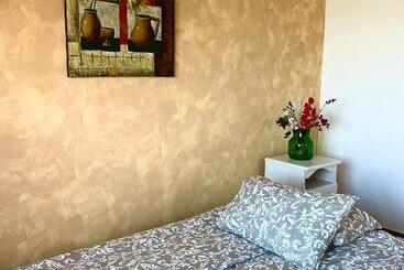 آپارتمانهای توریستها Căsuța Din Livezi