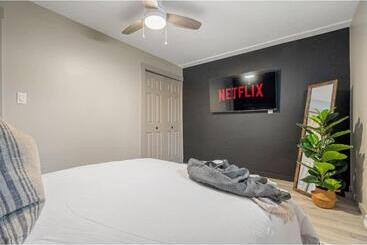 דירות לתיירים Nordic Village I Balcony & Bbq I Sleeps 17 I Tv