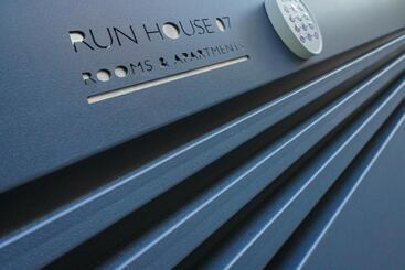 Pensionat Run House 07 Rooms & Apartments