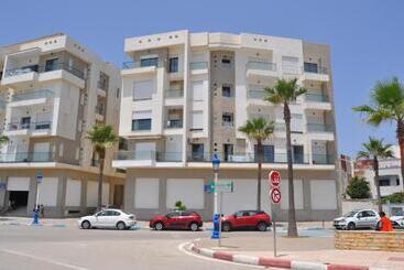 Turistlägenheter Seafront High Standard Apartment