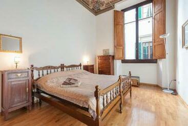 تختخواب و صبحانه In The Heart Of Florence