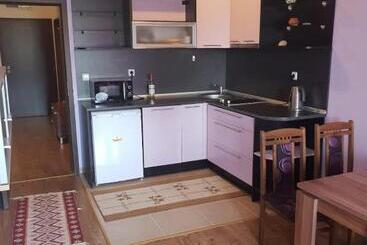 ツーリストアパートメント Apartments Amphora