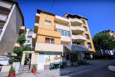 Appartamenti turistici мини студио рози