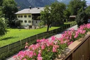 تختخواب و صبحانه Pension & Ferienwohnungen Haus Edelweiß