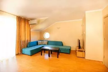 ペンション House With Garden