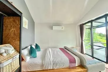 ベッドアンドブレックファースト The Owl Khaokho