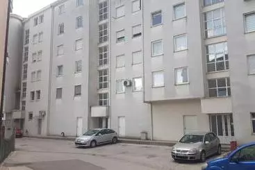 آپارتمانهای توریستها Memories Apartment