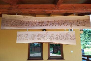 بنسيون Kaptárlevegős Vendégház