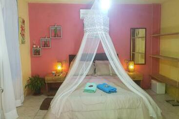 펜션 Suítes Cocaia