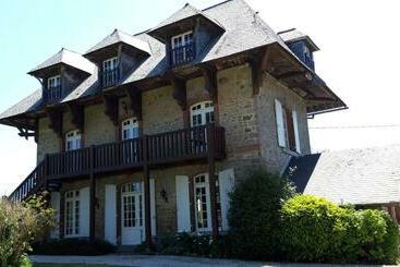 住宿加早餐 Le Chalet Suisse Chambre Aux Fleurs