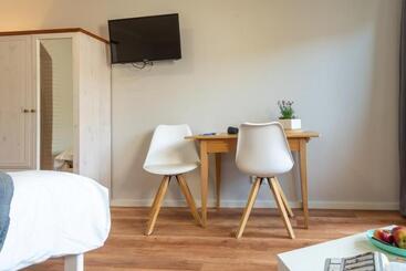 شقق خاصة سياحية Haus Schwanensee Wohnung 24