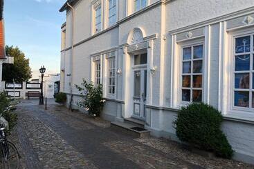 آپارتمان‌های توریست‌ها Sandwallkoje