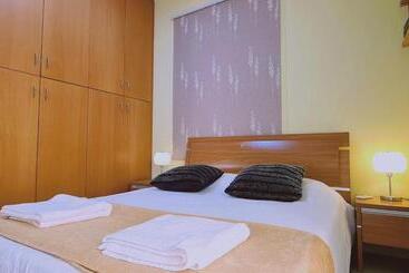 آپارتمان‌های توریست‌ها Stay Paradise Coast