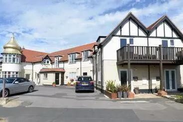 Turistihuoneistot 4thedome  Luxury Ground Floor Apartment By The Sea