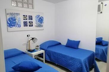 ツーリストアパートメント Blue Wave