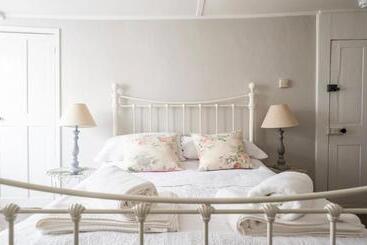 旅馆 Room At The Inn