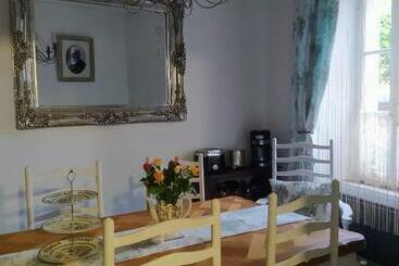 צימר Mountain View Townhouse Quillan
