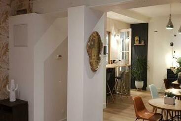 Les Bories In The City   Bed & Breakfast