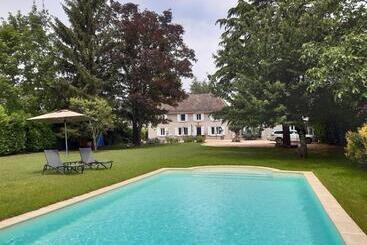 Aamiaismajoitus (B&B) Le Domaine Du Chaffard