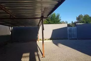 Aamiaismajoitus (B&B) Mzet Guest House