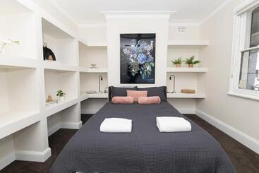 Apartamentos turísticos Mcnamara Lane Large Cbd Home Freshly Renovated 7 Smart Tv S Sleeps 11