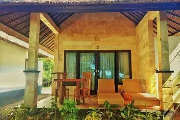 Retkeilymaja Jemeluk Beach Bungalows