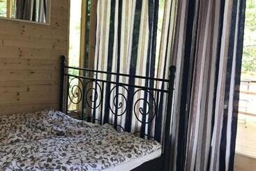 פנסיון Mohatetős Lombház