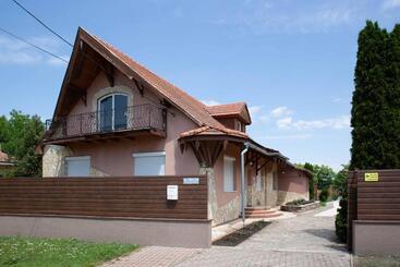 Apartamente turistice Villanána