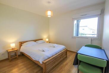 آپارتمان‌های توریست‌ها Le Discret T2 Aux Portes De La Vieille Ville