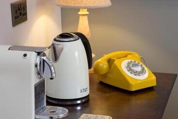 בית מלון כפרי The George Townhouse