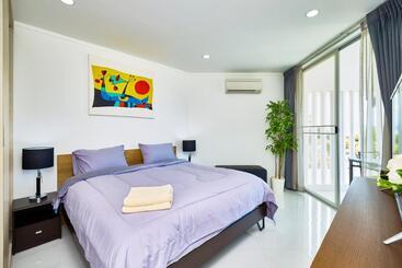 Luxurious Apartment On Jomtien Beach Road