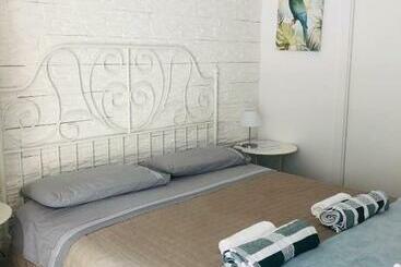 Pensão Zi  Mari    Via Roma