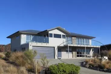 ツーリストアパートメント Askray Apartment