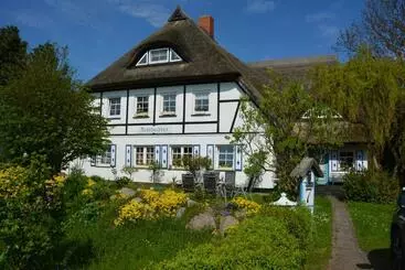 Huoneistohotelli Reethäuser Auf Rügen
