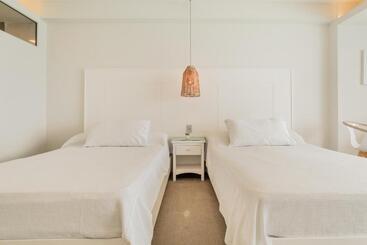 Aparthotel The Ocean Vibes Suites By Casa Paraiso