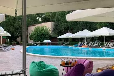 Appartement-hotel апартаменти у лісі
