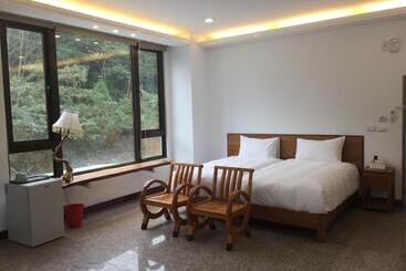 تختخواب و صبحانه 巨缿民宿巨象民宿