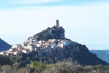 בית מלון כפרי Made