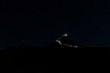 Majatalo Mango Tree Nearest Adam S Peak