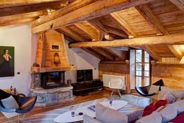 Pisos turísticos Maison De Village Chaleureuse Au Centre De Courchevel, Près Des Pistes, 8 Pers, 4 Ch, Luxe Et Confor