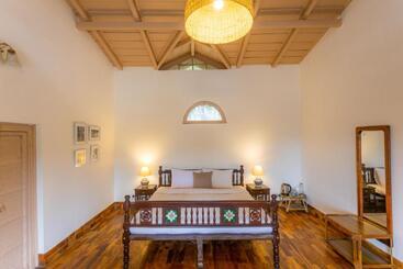 تختخواب و صبحانه Seclude Ramgarh Arthouse