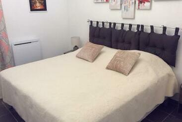 ツーリストアパートメント Bord De Mer