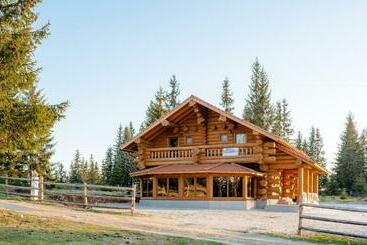 Жильё для туристов Casa Din Deal