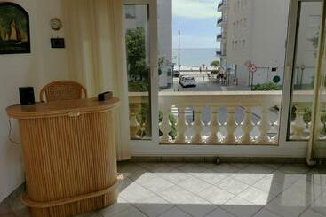 Apartamente turistice Villa La Chatte