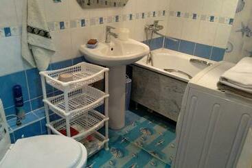 Turist apartmanları сити центр 2х комн вип