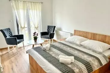 آپارتمان‌های توریست‌ها Daman Villa