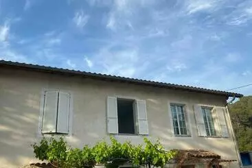 Appartamenti turistici Très Grand Appartement Dans Villa à 15 Minutes De Nice
