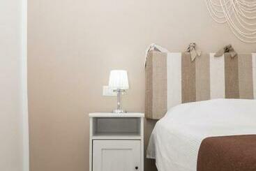 Жильё для туристов Luminoso Appartamento Sul Lago   Lake Court