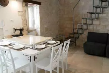 Turistihuoneistot Dimora Pietra Bianca