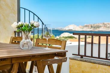 관광객 아파트 Fronte Mare Capo Testa 1